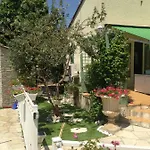 A Apartmán Uchaud