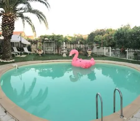 à Appartamento Uchaud