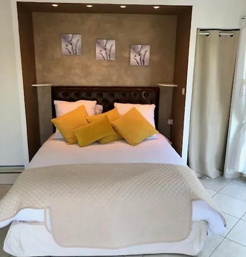 à Appartement Uchaud